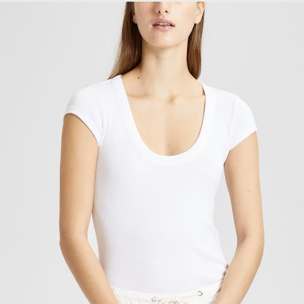 Theory Basic Scoop Neck Tee in Salmon S/P